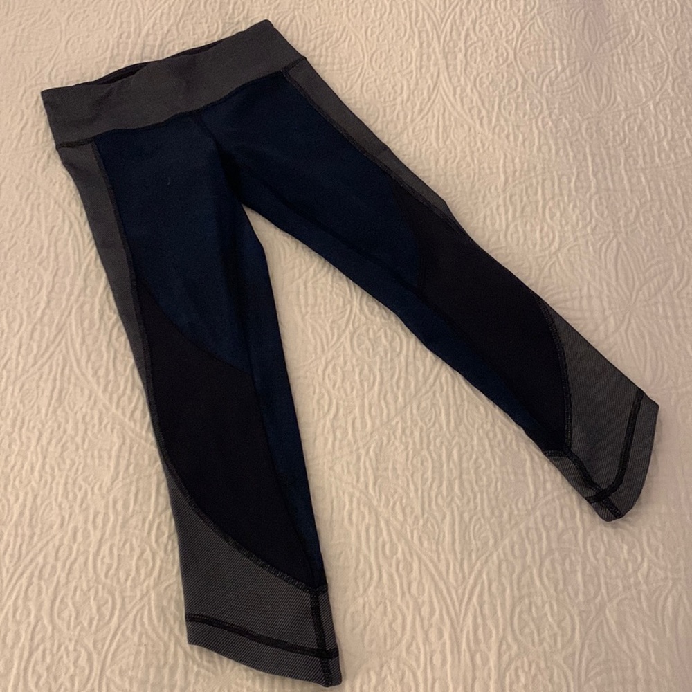 Lululemon workout Capri Leggings
